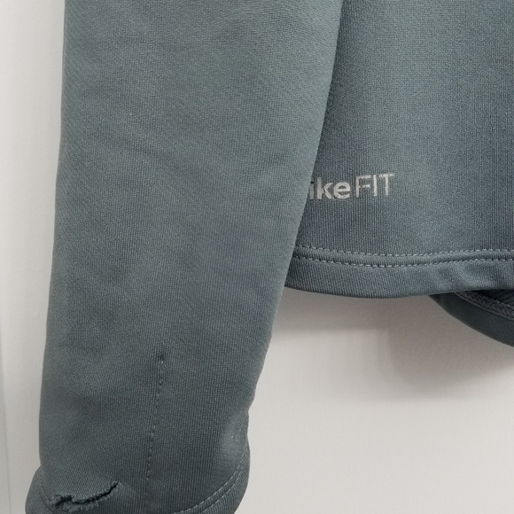 Nike Turtleneck Long-Sleeve Active Shirt - Picture 2 of 5